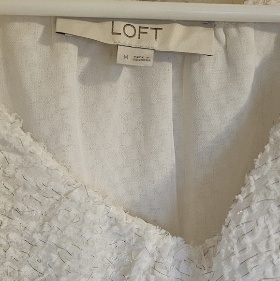 LOFT By Ann Taylor White Long Sleeve Blouse With Gold Hints Of Fabric - Picture 2 of 5